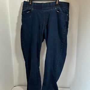 Levi’s pull on darkwash jeans size 30